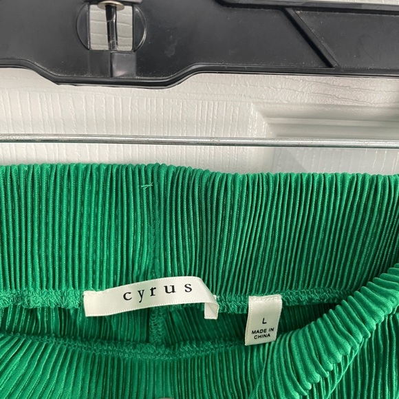 Cyrus I L - Picture 5 of 10